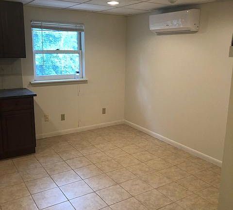 2nd image of 4 Beryl Rd APT 2A