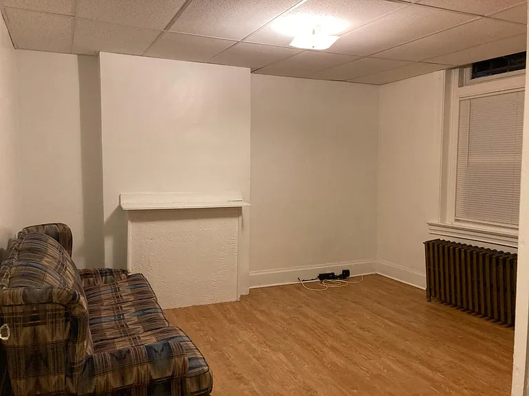 220 Ophelia St #1 — Photo 6