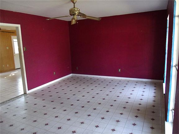 2nd image of 4215 Tidewater Dr