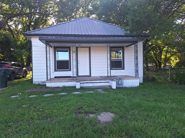 514 S 12th St, Collinsville, OK 74021