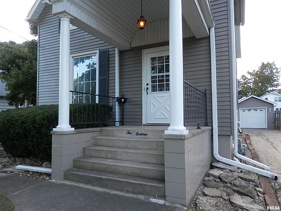 3rd image of 218 N Whitesboro St