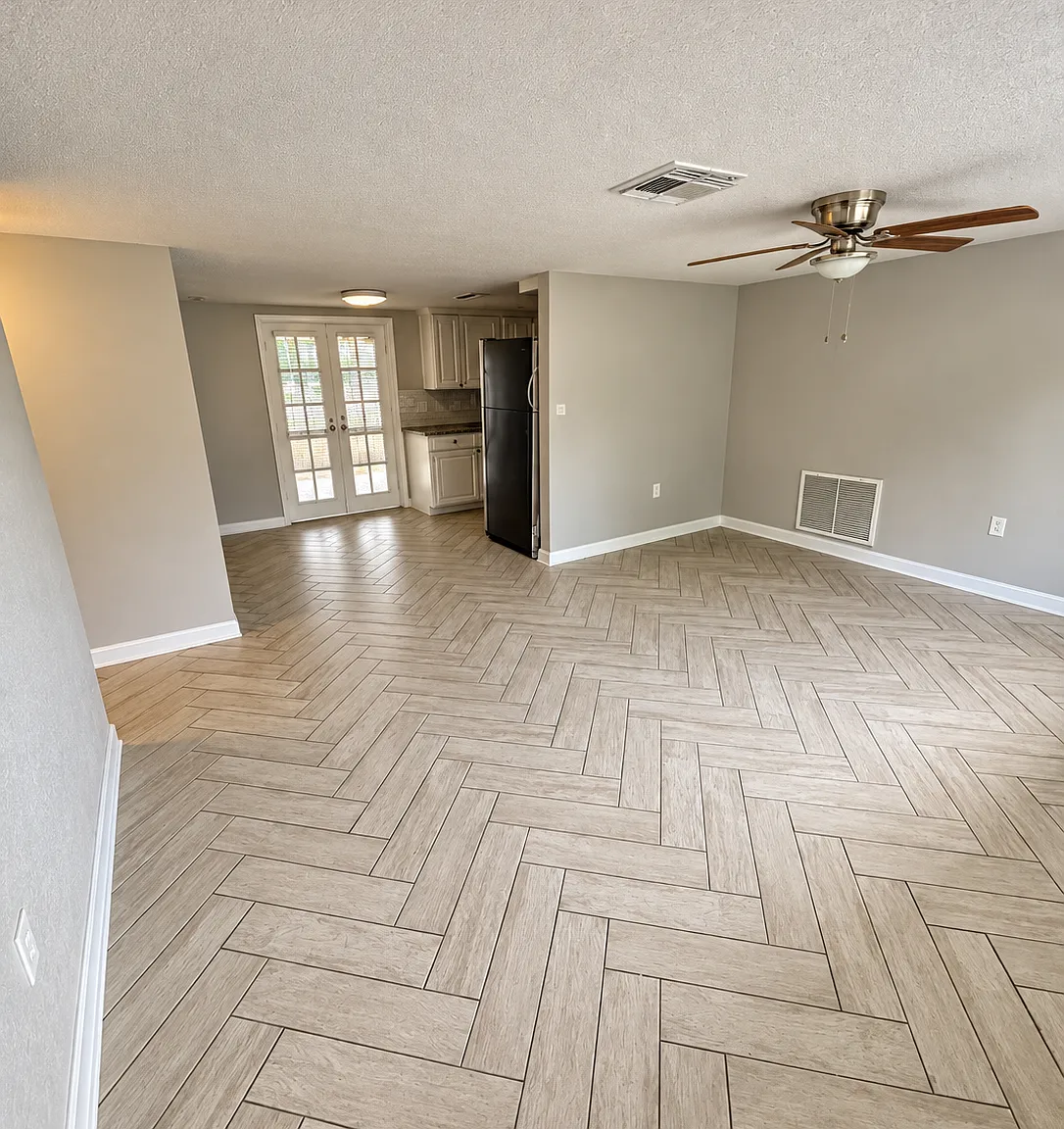 3 bed, 932 sqft, $1,600 — Photo 4