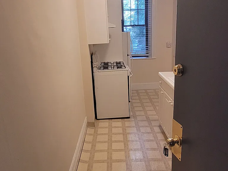 60 Queensberry St #2 — Photo 1