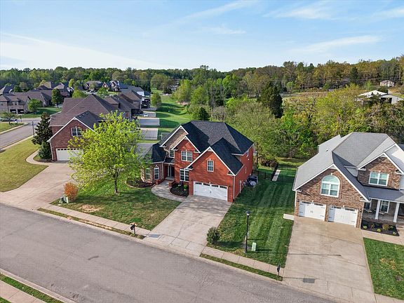 5th image of 1014 Willow Cir