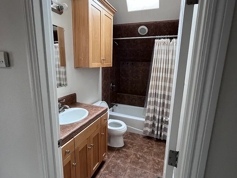 603 W Myrtle Ave — Photo 5