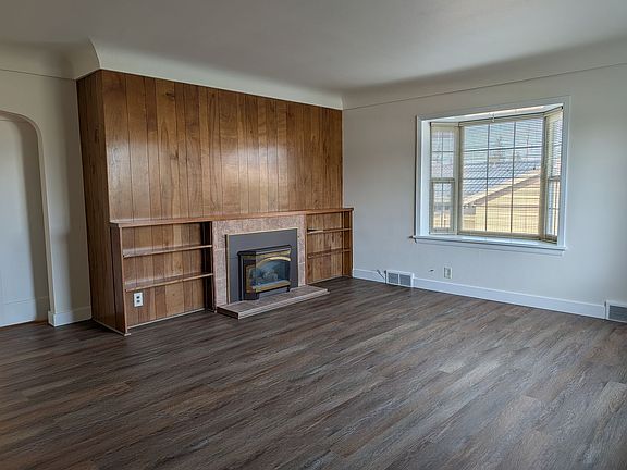 3rd image of 1114 E Skagit St