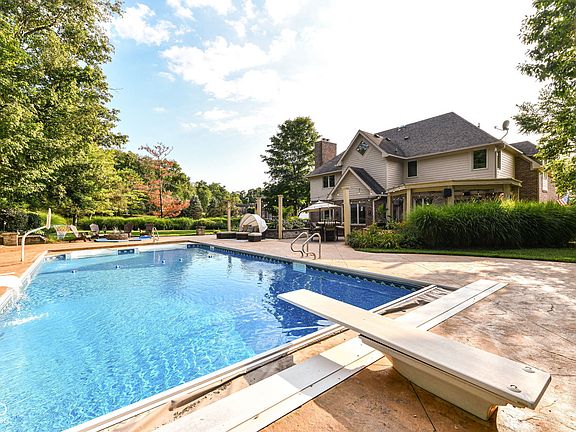 4th image of 1981 Water Oak Way