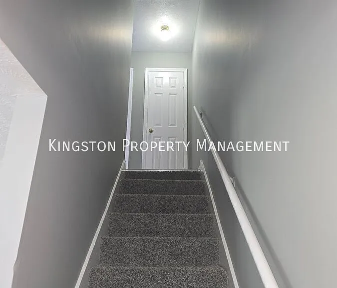 122 Bradford Dr — Photo 8