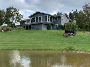 308 Vermeer Rd E, Pella, IA 50219