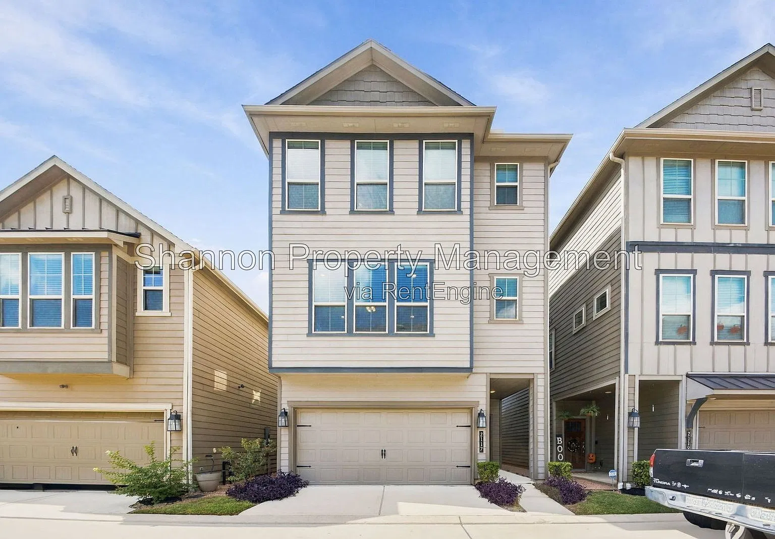 4 bed, 3.5 bath, 2475 sqft, $3,000 — Photo 1