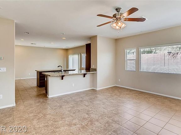 5th image of 924 Peaceful Glen Ct