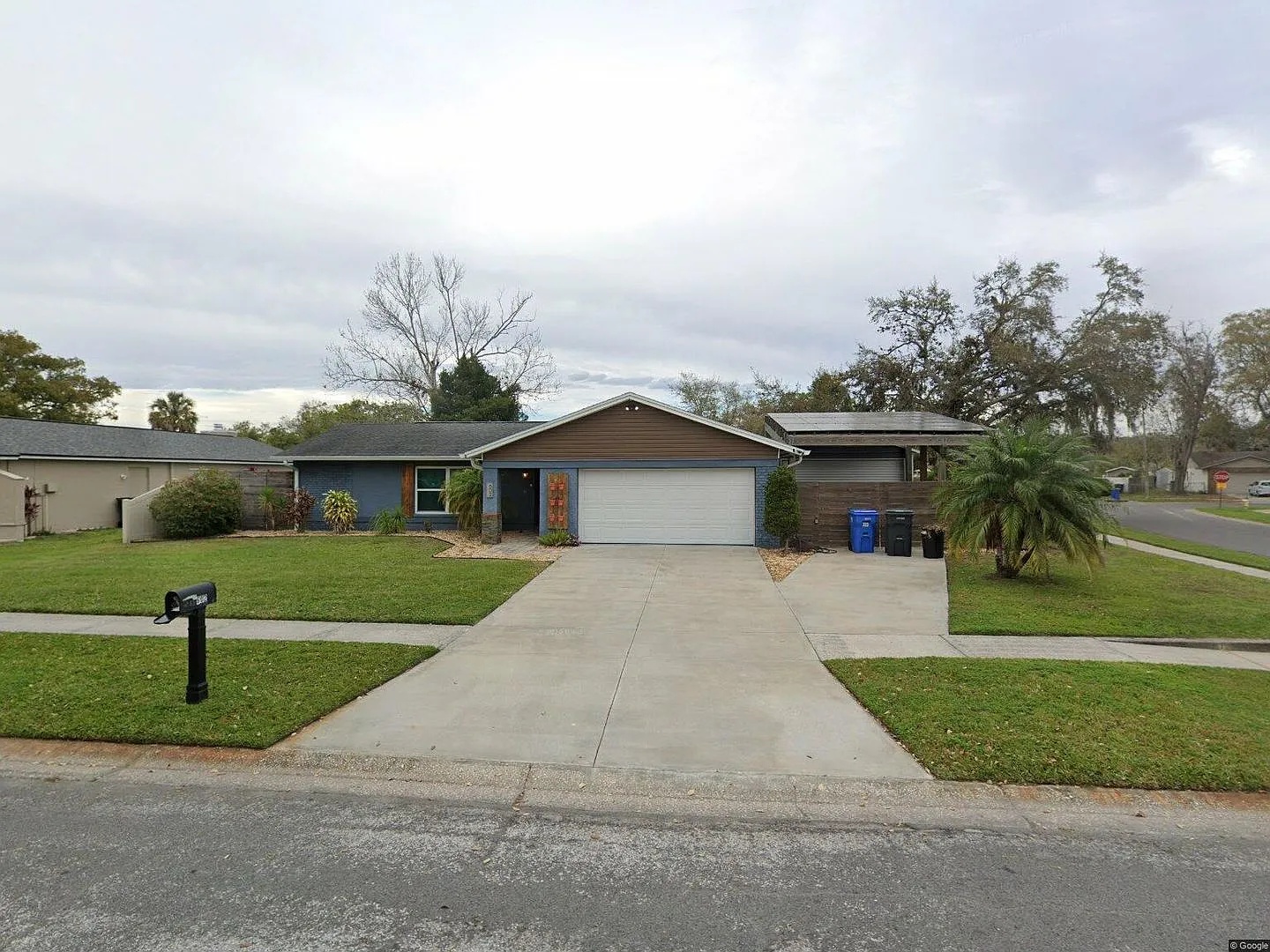 Stunning 3-Bedroom, 2-Bath Home with 2-car garage and Private Pool. — Photo 1