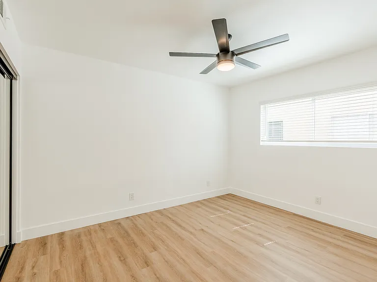 5919 Woodruff Ave #2-3-4 — Photo 10