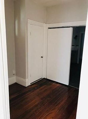 2nd image of 7 Cooper St #5