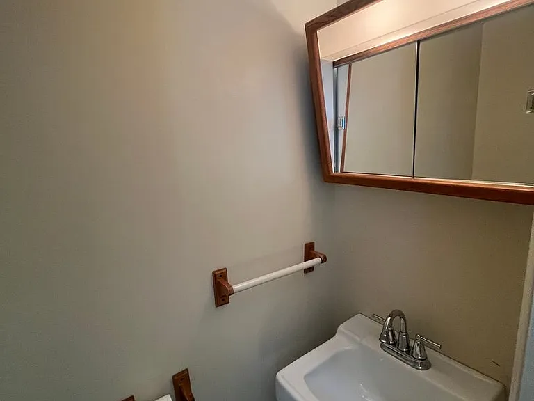 110 Hillary Dr — Photo 8
