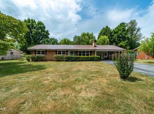 2410 Circleview Dr, Johnson City, TN 37604