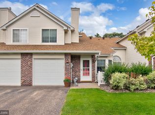 830 Old Town Dr, New Brighton, MN 55112