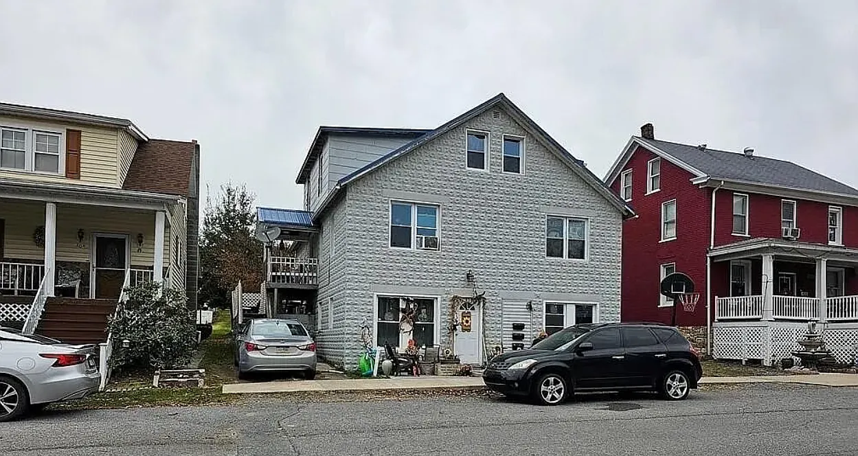 3 bed, 1.5 bath, $1,150 — Photo 1