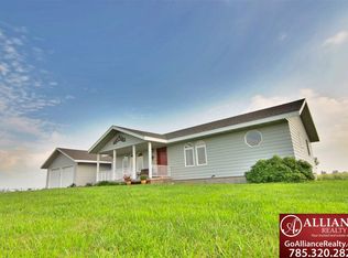 9700 Roberts Run Rd, Westmoreland, KS 66549