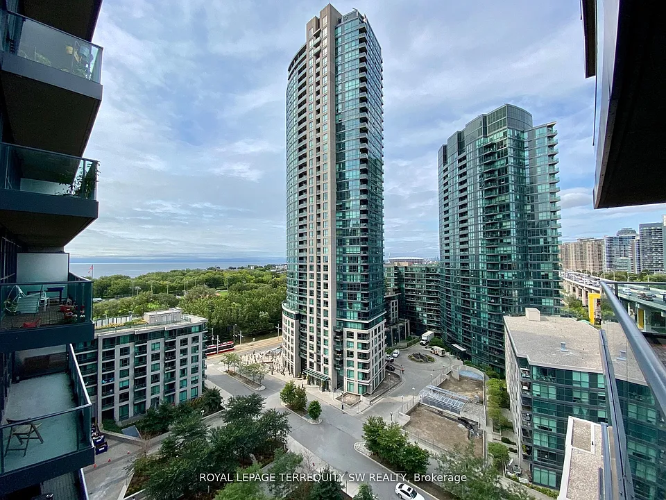 209 Fort York Blvd #1458