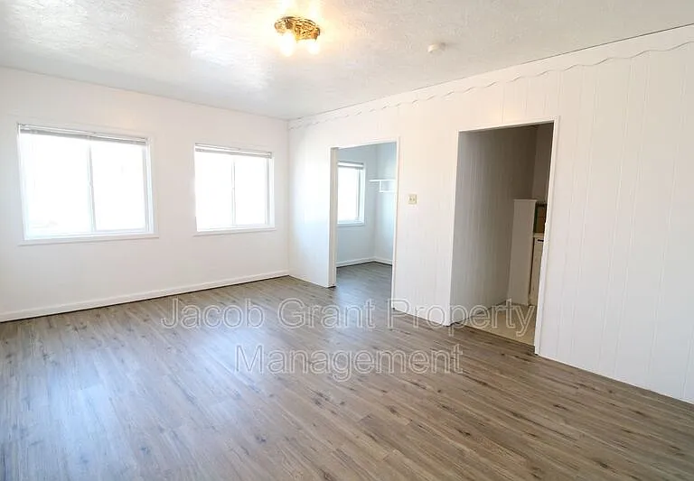 676 Memorial Dr #106 — Photo 2