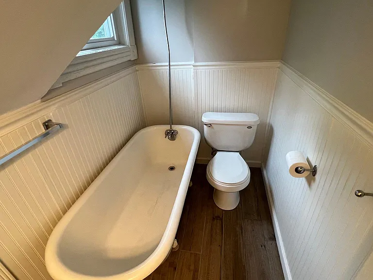 613 Hawthorne St NE — Photo 14