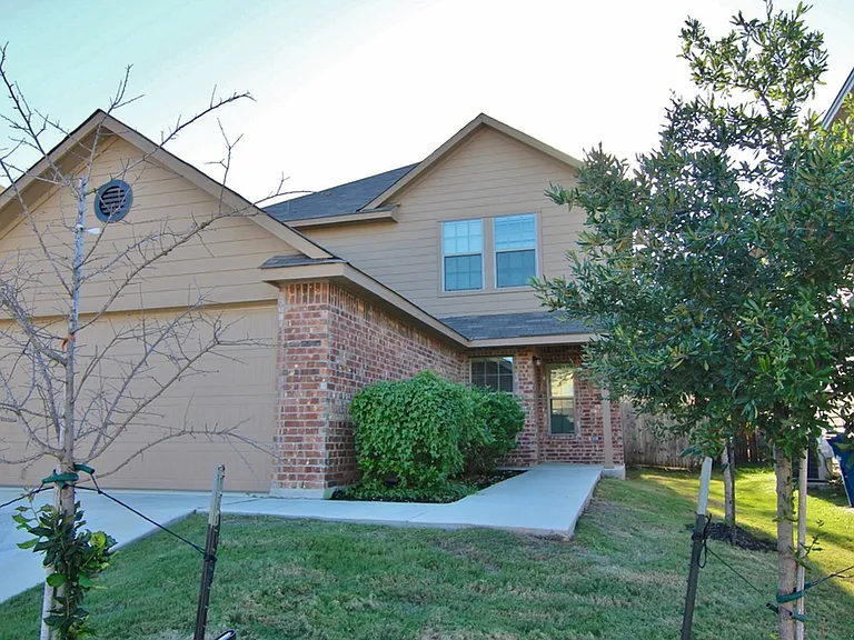8915 Scarlett Pl — Photo 1