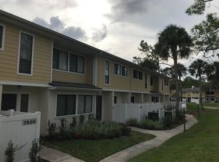 7904 Los Robles Ct, Jacksonville, FL 32256