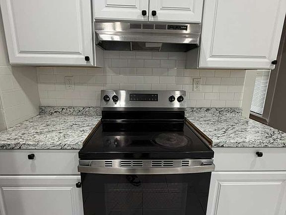 3rd image of 370 Shelton Ave #2