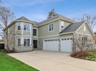 655 Elder Ln, Deerfield, IL