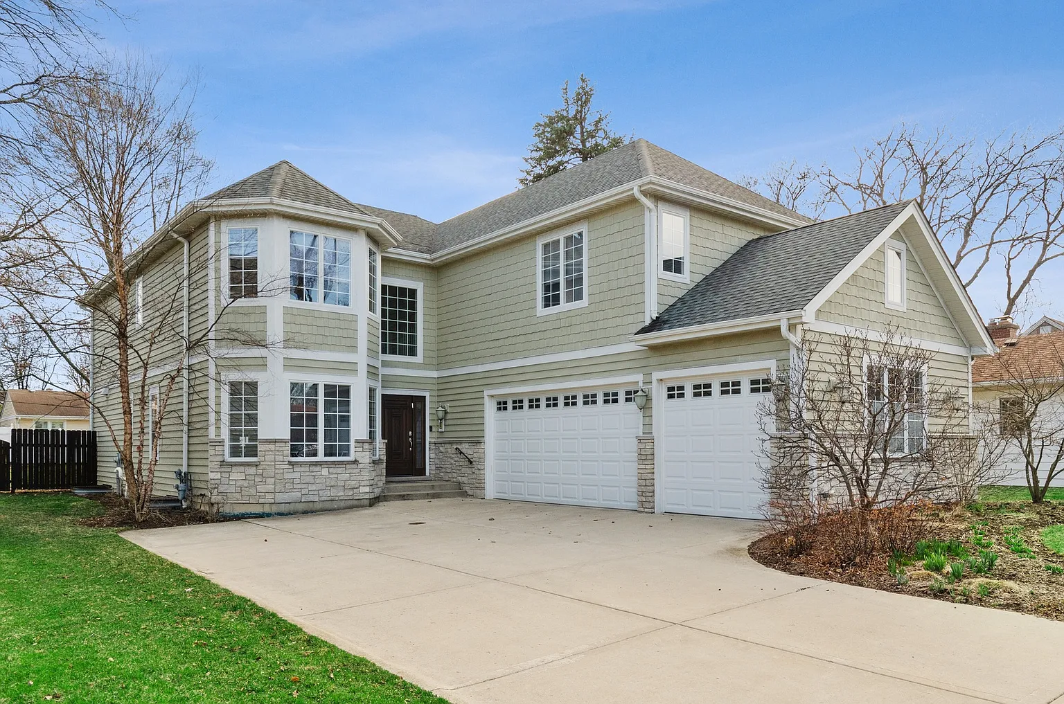 655 Elder Ln photo 1