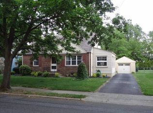 10 Memorial Ave, Palmyra, NJ 08065