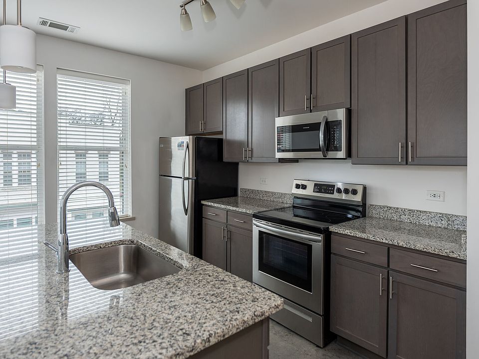1st image of 1914 E Franklin St #102