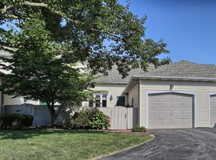 27 Spring Walk Ct, Lancaster, PA 17601