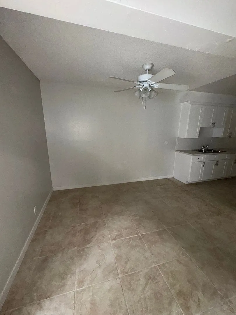 205 E Clifton, Anaheim — Photo 4