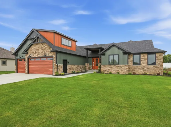 7342 Brookhaven Dr, Winfield, IN 46307