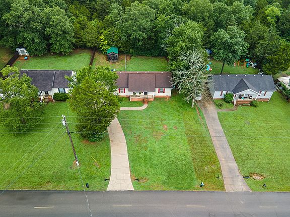 5th image of 1513 Rebecca Dr