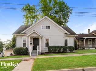 313 Mill St, Elgin, IL 60123