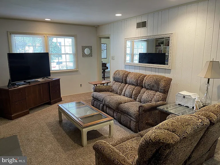 507 Webb Rd — Photo 9