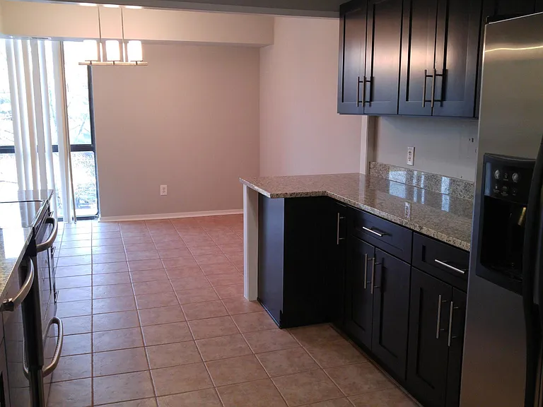 2311 Pimmit Dr — Photo 4