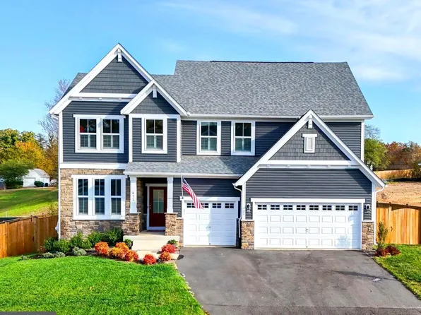 611 Plainview Dr, Fredericksburg, VA 22405