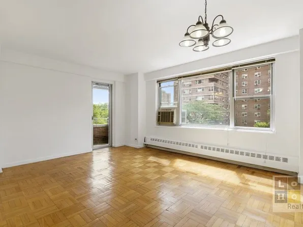 457 Fdr Dr image 1 of 8