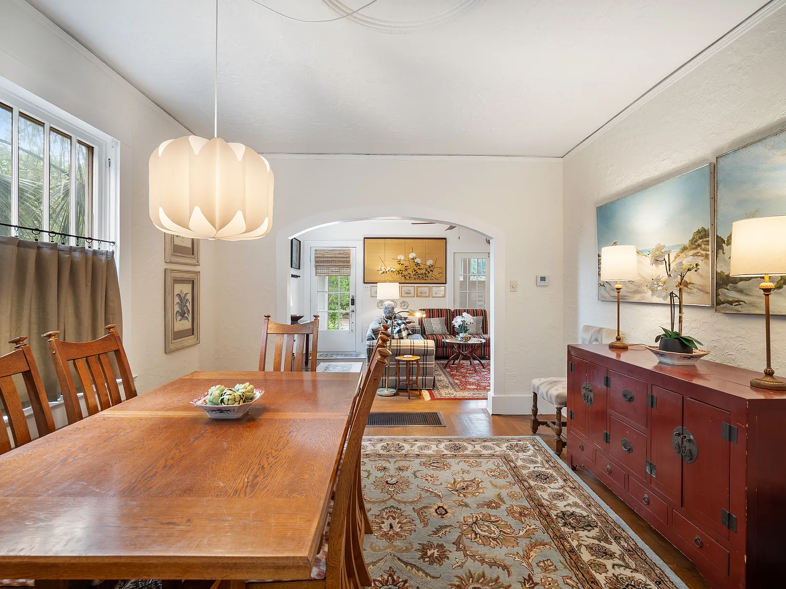 112 W Lee St — Photo 4