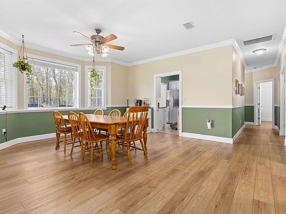 5th image of 2879 SW Daisy Rd