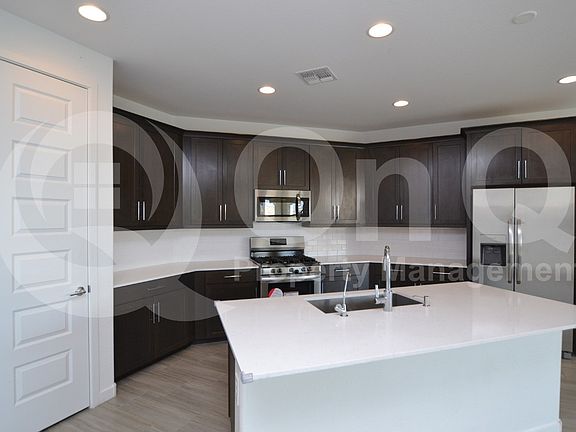 2nd image of 9213 W Glenrosa Ave