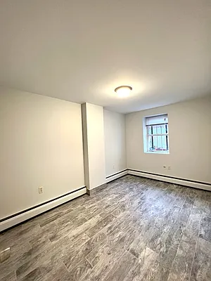 Rented by Bouklis Group | media 4