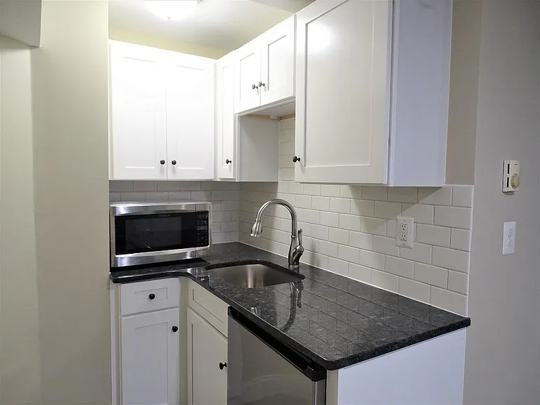 125 E Main St #C — Photo 4