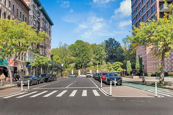 Sold by Douglas Elliman | media 14