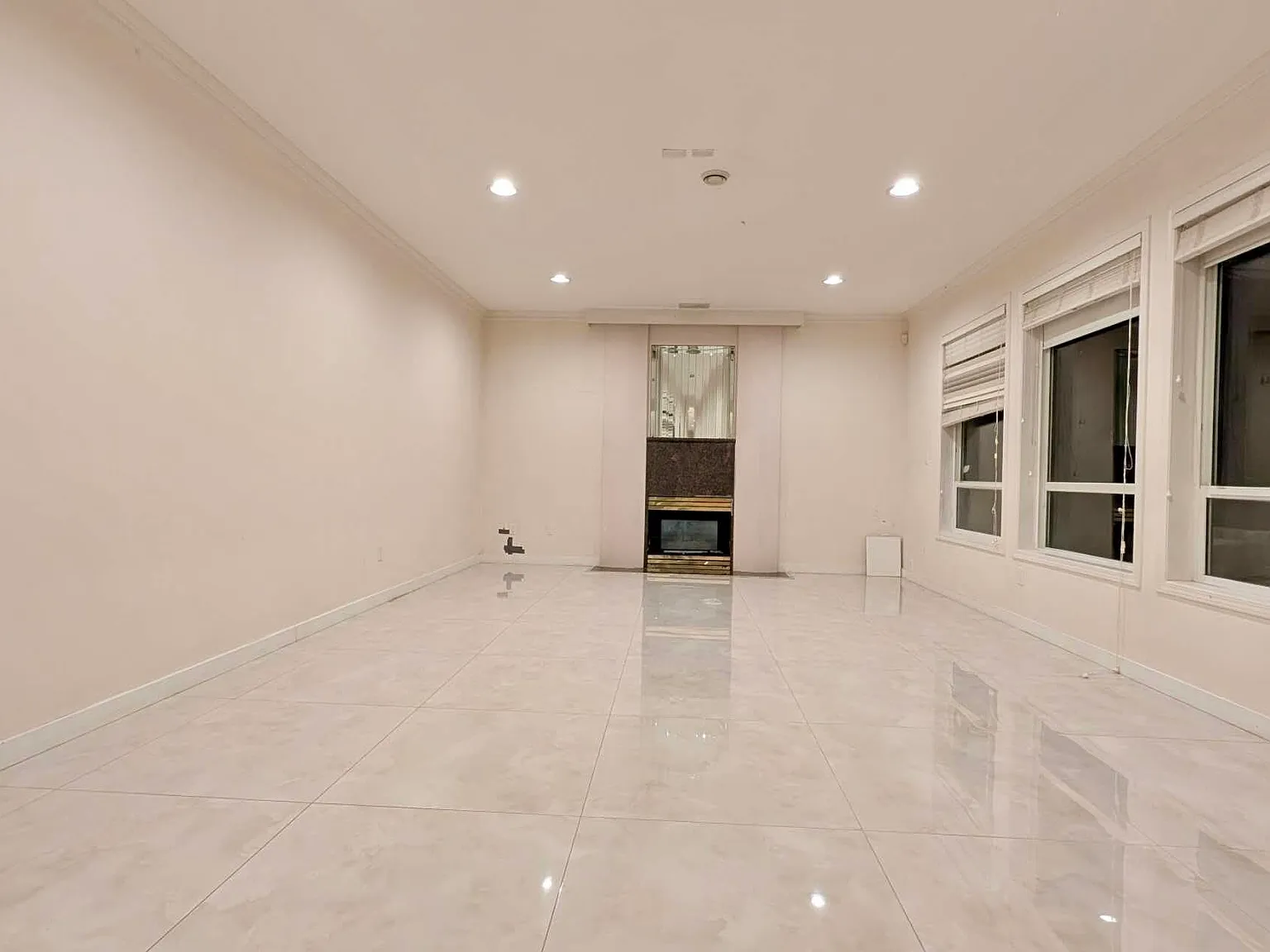 6 bed, $5,700 — Photo 4