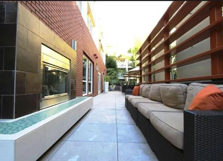 21301 Erwin St #238 — Photo 41